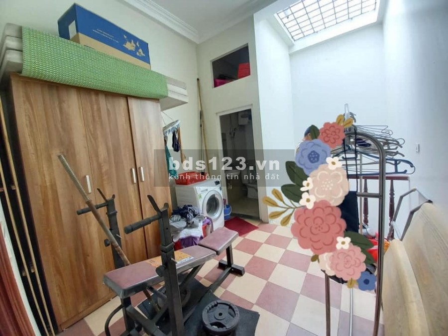Xách vali đến ở Ngay 79 cầu giấy 30m 4 tầng 2.85 tỷ