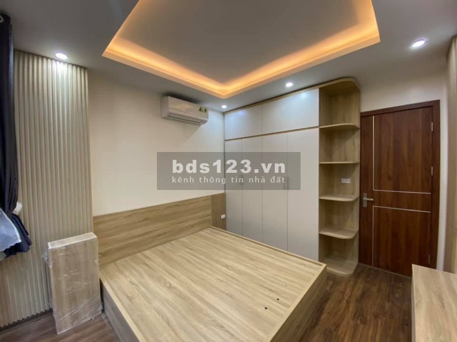 NHÀ MỚI XÂY, NỘI THẤT HIỆN ĐẠI, TRUNG TÂM CẦU GIẤY. OTO VÀO NHÀ