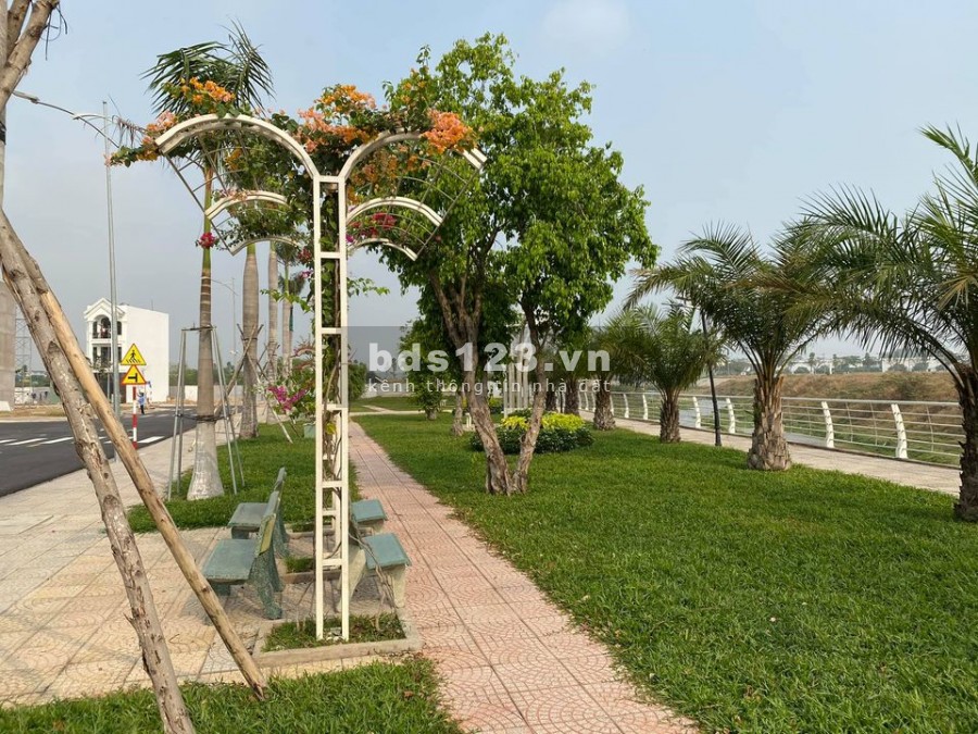 CHUYỂN NHƯỢNG GẤP 162M2 ĐẤT SỔ HỒNG NGAY KCN, CHỢ, DÂN CƯ SẦM UẤT, TRUNG TÂM KHU ĐÔ THỊ BÌNH DƯƠNG