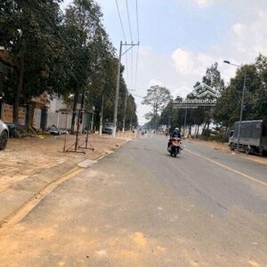 Bán đất đường Nguyễn Tri Phương, gần trường Tiểu học Phú Thọ, giá 1.35 tỷ, DT 95m2, SHR. Liên hệ 0374991279 Minh Anh