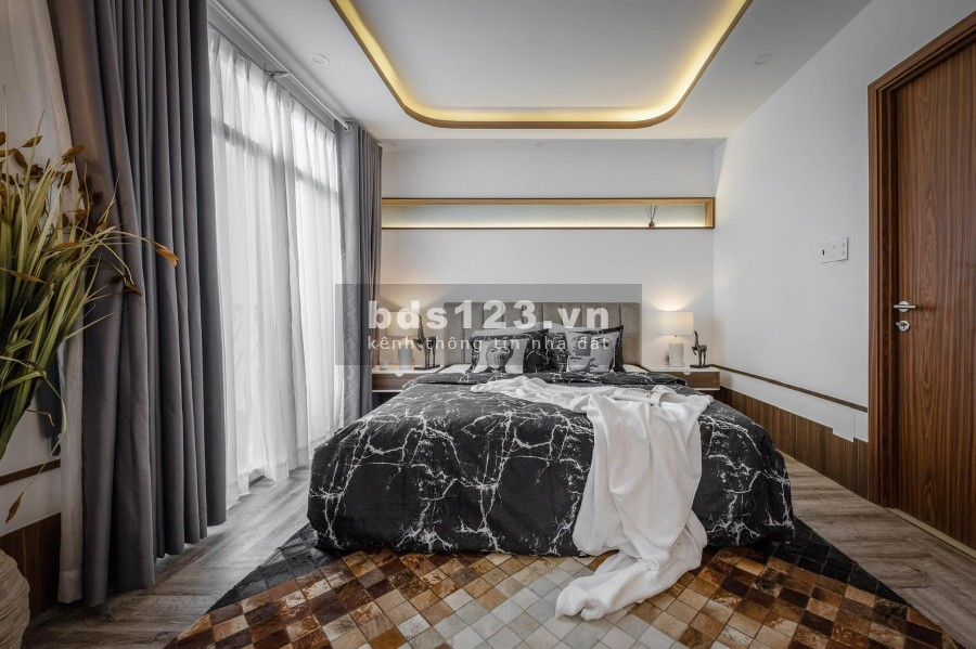 Mảnh đất Mặt ngõ Phố Âu Cơ giá 26.9 tỷ, 175m2, 2 mặt thoáng, Oto vào