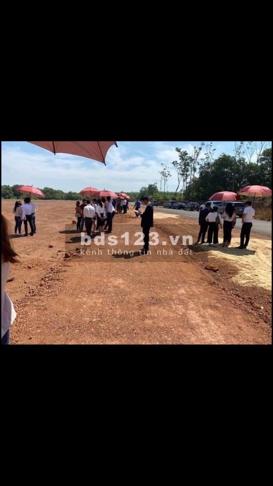 Đất nền ngay KCN Becamex quy mô 6300ha, mặt tiền đường nhựa quy hoạch 28m, trả góp trong 12 tháng không lãi suất
