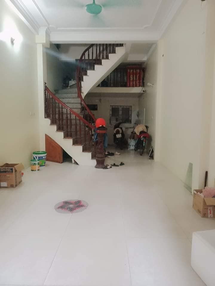 Nhà Đẹp, Ô Tô, Kinh Doanh Sầm Uất 35m2 x 4 Tầng Phố Trần Quốc Hoàn Chỉ 7.1 Tỷ