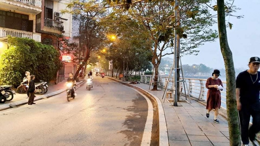 HIẾM, BÁN NHÀ MẶT PHỐ TRÍCH SÀI, VIEW HỒ TÂY, 42M, 4 TẦNG, MT 3.5M, CHỈ CÒN 20 TỶ.