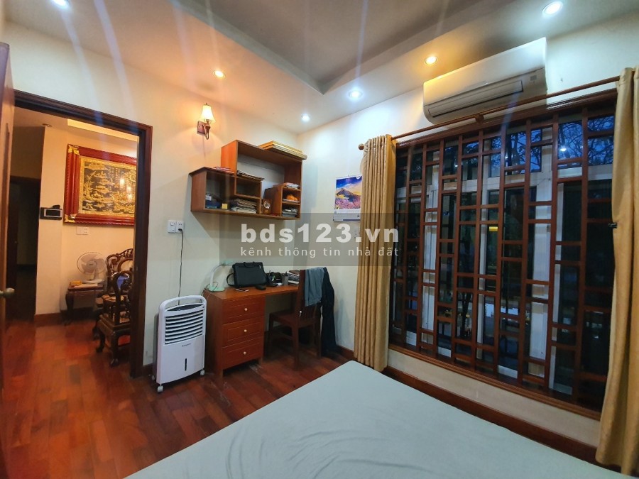 NHÀ CẦU GIẤY LÔ GÓC 3 THOÁNG Ô TÔ TRÁNH 85M 10TỶ9 0978439490