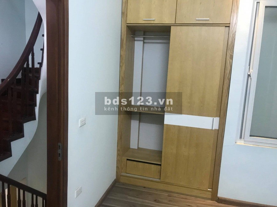 Chủ đi nước ngoài cần bán nhà phố trần thái tông 5T, 45M2, giá 4 tỷ