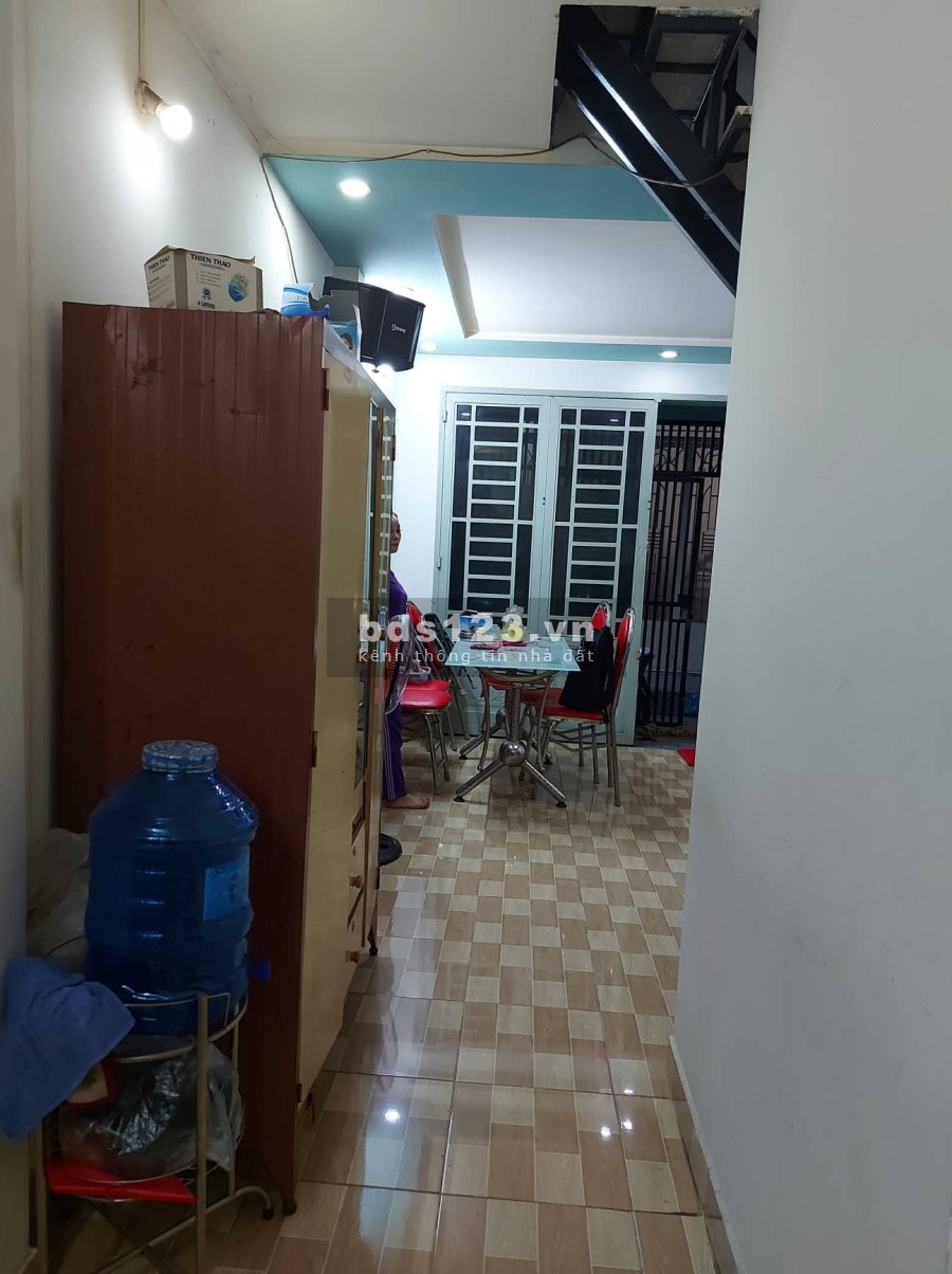 Cần bán nhà Lê Đình Thám quận Tân Phú 38m2 chỉ 2 tỷ 9 còn thương lượng LH Mr. Hiền - 0966.75.95.05