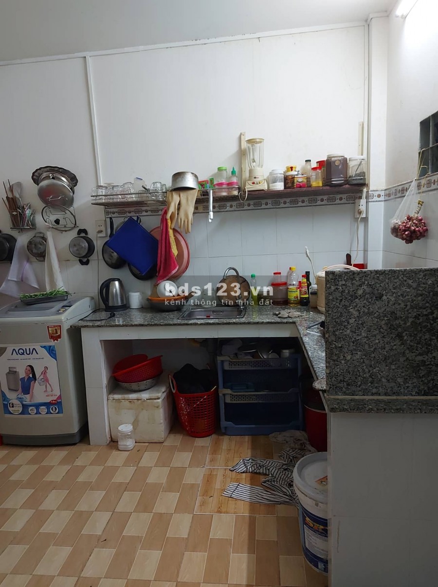 Cần bán nhà Lê Đình Thám quận Tân Phú 38m2 chỉ 2 tỷ 9 còn thương lượng LH Mr. Hiền - 0966.75.95.05