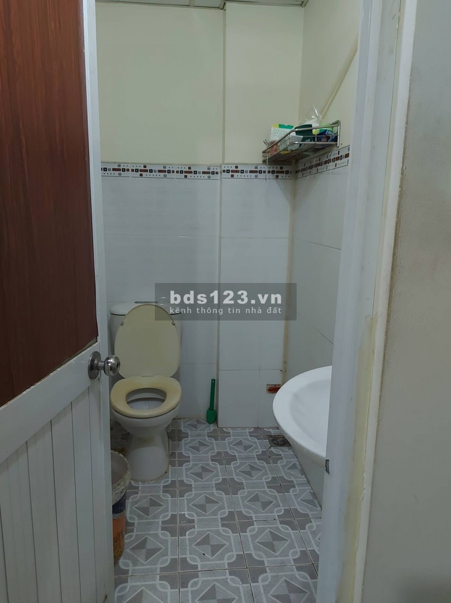 Cần bán nhà Lê Đình Thám quận Tân Phú 38m2 chỉ 2 tỷ 9 còn thương lượng LH Mr. Hiền - 0966.75.95.05