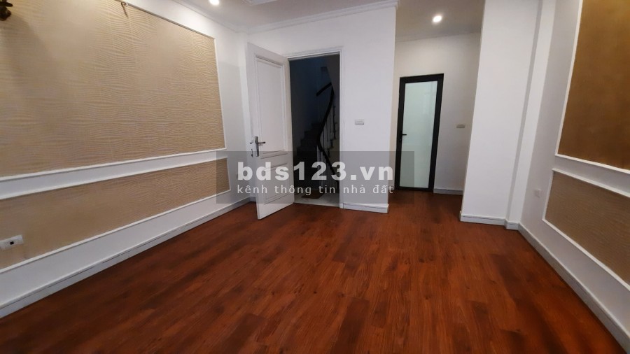BÁN NHÀ NGHI TÀM dt 58M 5 TẦNG Ô TÔ ĐỖ CỔNG GIÁ 4.5 TỶ