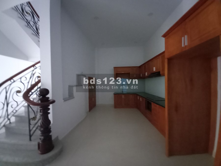 Biệt Thự - đường Pasteur quận 3, 8x18m, nhà đẹp mới xây, làm việc chính chủ.