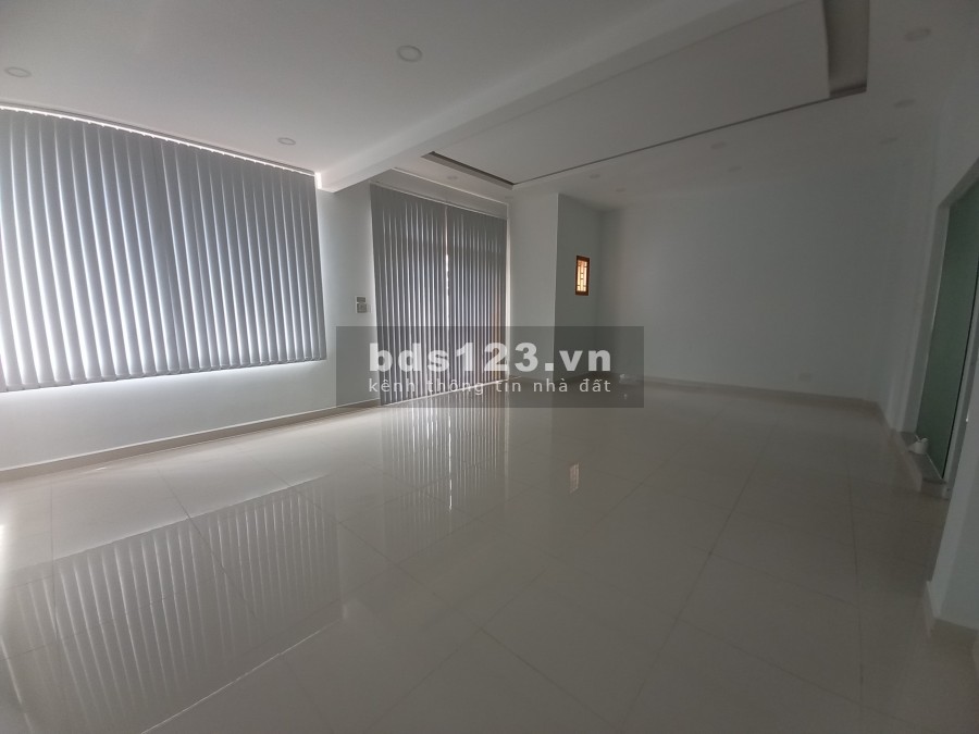 Biệt Thự - đường Pasteur quận 3, 8x18m, nhà đẹp mới xây, làm việc chính chủ.