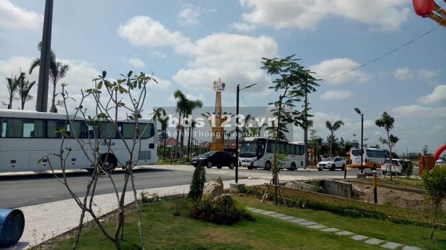Bán đất 5 x 20m mặt tiền Nguyễn Trung Trực ngay trung tâm thị trấn Bến Lức