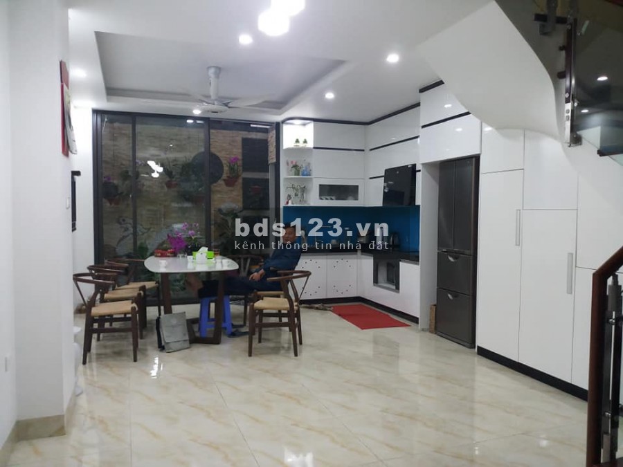 NHÀ ĐẸP KHU VỰC HIẾM NHÀ BÁN NỘI THẤT ĐẸP THIẾT KẾ HỢP LÝ 9.5 TỶ