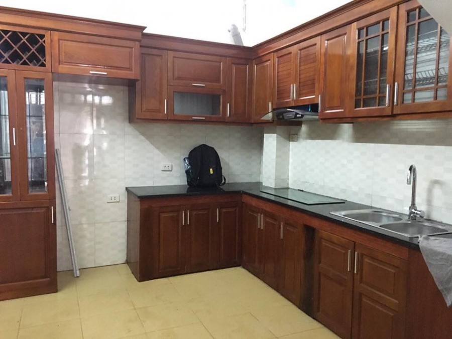 Bán gấp nhà phố Xuân Thủy. DT 50m2, 4 tầng, MT 4.6m, giá 4.4 tỷ có thương lượng
