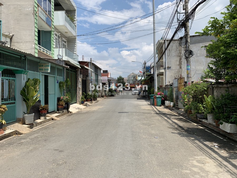 Chính chủ cho thuê nhà nguyên căn Mặt tiền đường Số 7, phường Long Trường, Quận 9. Diện tích: 120m2