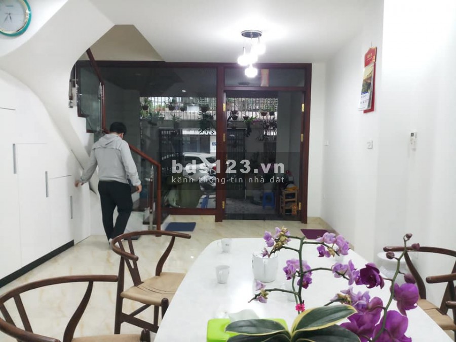 NHÀ ĐẸP KHU VỰC HIẾM NHÀ BÁN NỘI THẤT ĐẸP THIẾT KẾ HỢP LÝ 9.5 TỶ