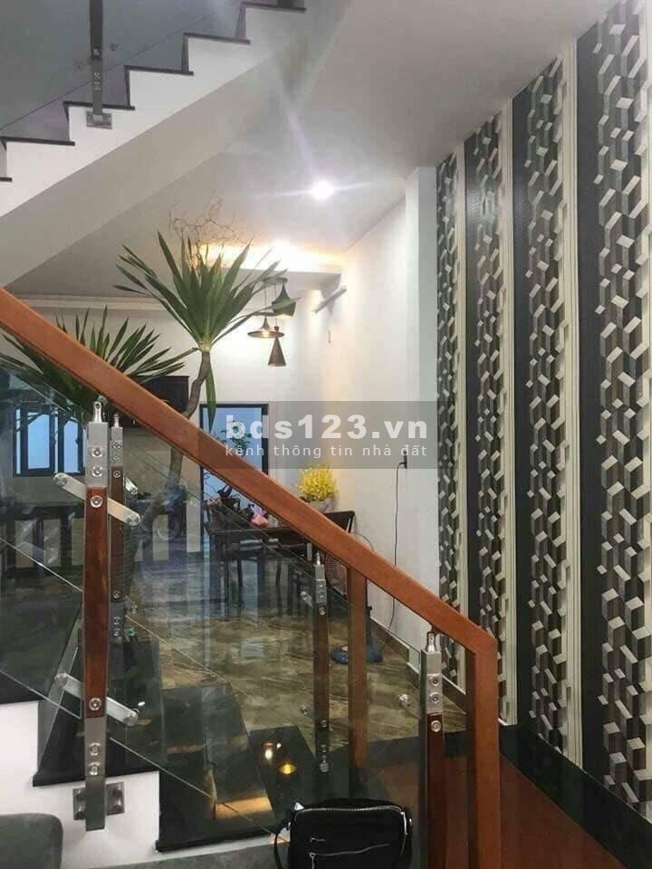 Bán gấp nhà, 48m2, nhỉnh 3 tỷ, HXH đỗ cửa, Quang Trung, Phường 10, Quận Gò Vấp.