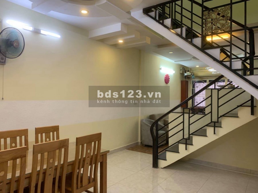 Nhà đẹp có chỗ đậu ôtô, Hoàng Văn Thụ, P.4, Tân Bình. 5,95 tỷ