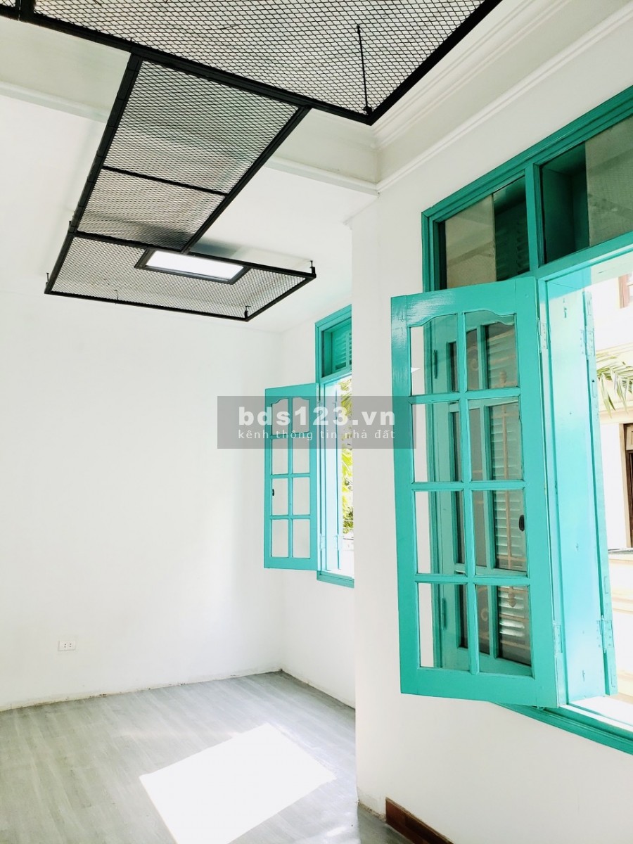 Cho thuê văn phòng số 42, ngõ 178 Giải Phóng, view hồ Phương Liệt