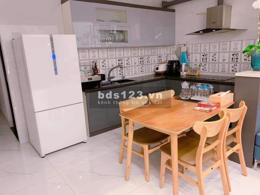 BÁN NHÀ TRONG KHU QUÂN ĐỘI NGUYỄN HOÀNG TÔN, TÂY HỒ 42M2 3Tỷ