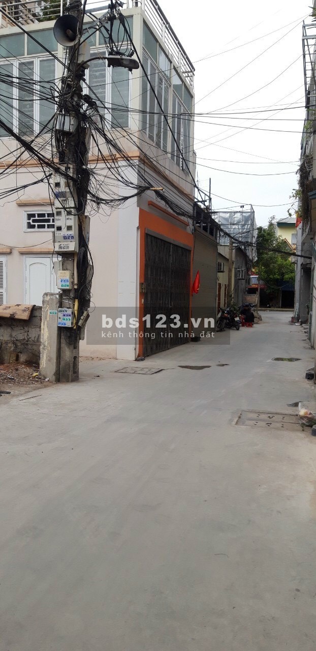 Bán đất ngõ phố đường Nguyễn Văn Linh, TP HD, 80.6m2, lô góc, mt 5.25m, ngõ to, thông