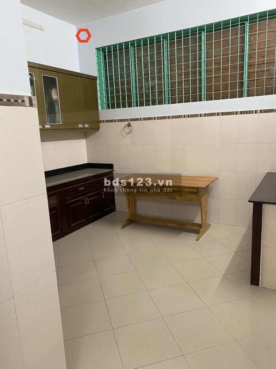 MT Phan Bội Châu 4x16m, trệt 3lầu, 6pn, 5wc. Siêu rẻ.