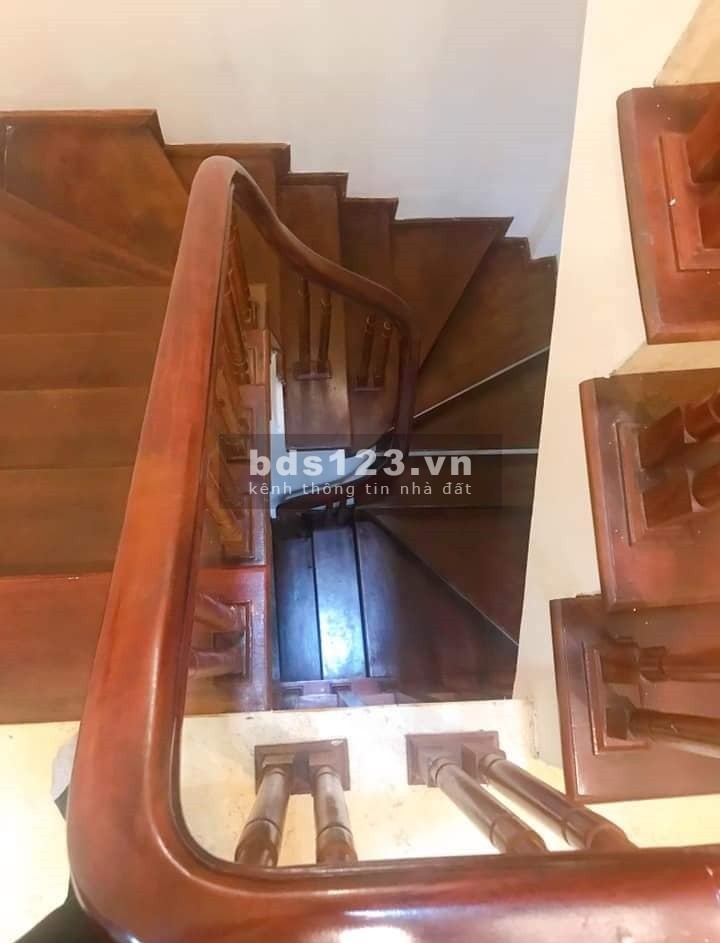 Bán gấp nhà Bồ Đề Long Biên 35m2*5T 15m ô tô Nhỉnh 3 tỷ