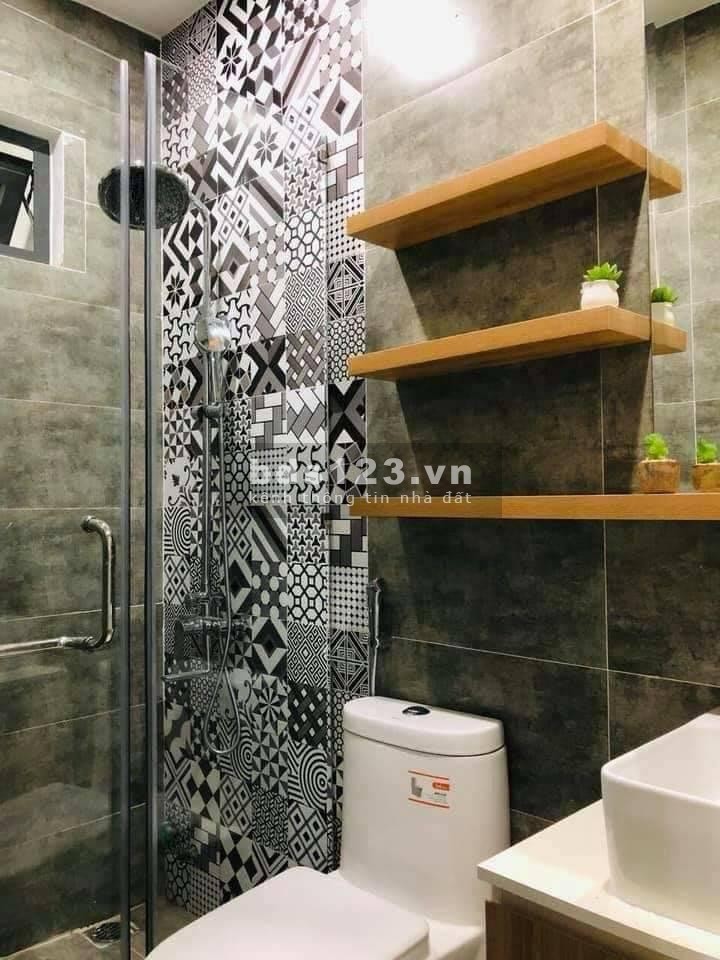 Bán gấp nhà, 48m2, nhỉnh 3 tỷ, HXH đỗ cửa, Quang Trung, Phường 10, Quận Gò Vấp.