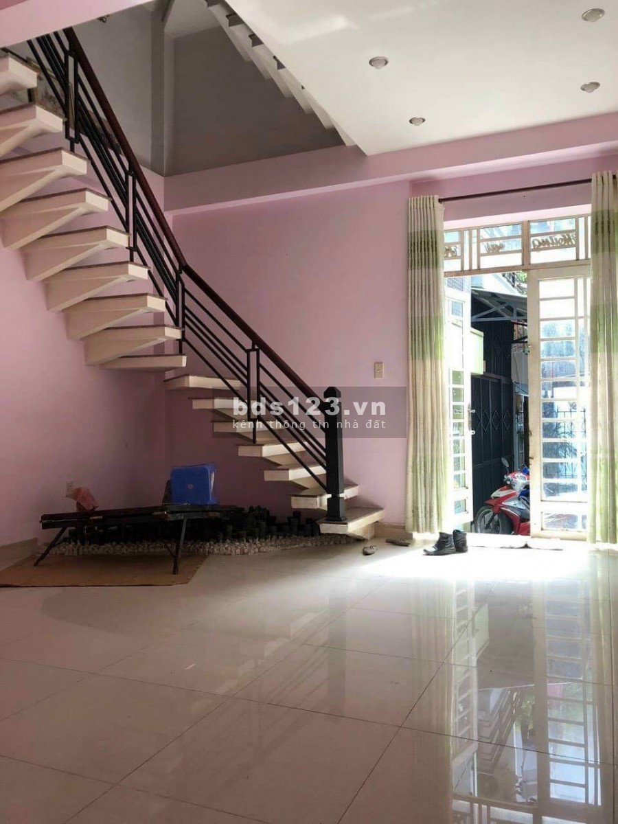 Em cần bán nhà ạ. Liên hệ 0908194124 hoặc 0932716027.