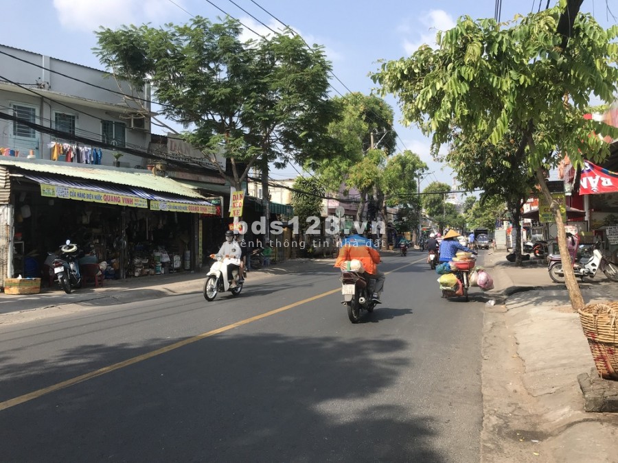 Cho thuê MTKD đường Tỉnh Lộ 10 gần Vòng Xoay Phú Lâm ngang 8X20