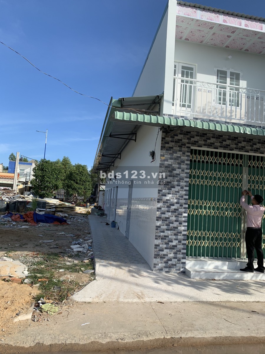 CHÍNH CHỦ BÁN NHANH DÃY TRỌ MỘT TRỆT MỘT LẦU 100M2 Ở MỸ PHƯỚC 3 ĐÔNG DÂN CƯ
