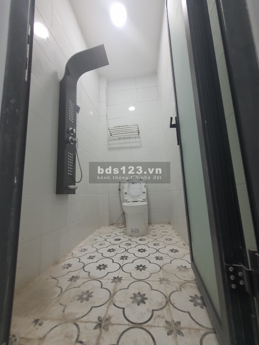 Chính chủ bán nhà sổ hồng riêng 2 lầu 4 phòng ngủ ngay Mũi tàu Trường Chinh, Cộng Hòa.