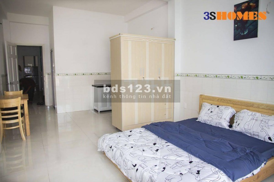 Cho thuê căn hộ y hình có ban công riêng ở phường 15 Tân Bình