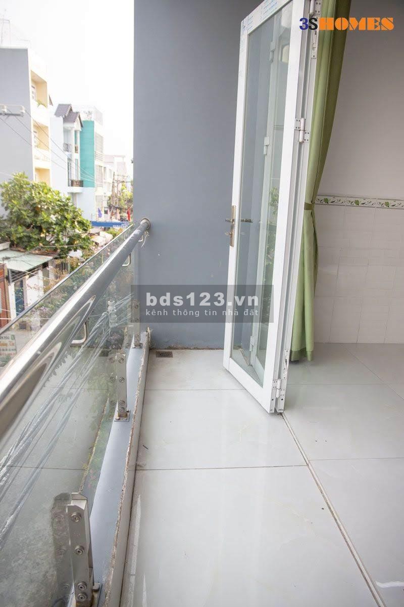 Cho thuê căn hộ y hình có ban công riêng ở phường 15 Tân Bình