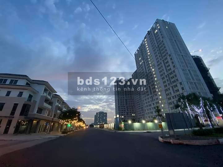 Cho thuê căn hộ Citi Soho giá tốt 5tr5 có rèm
