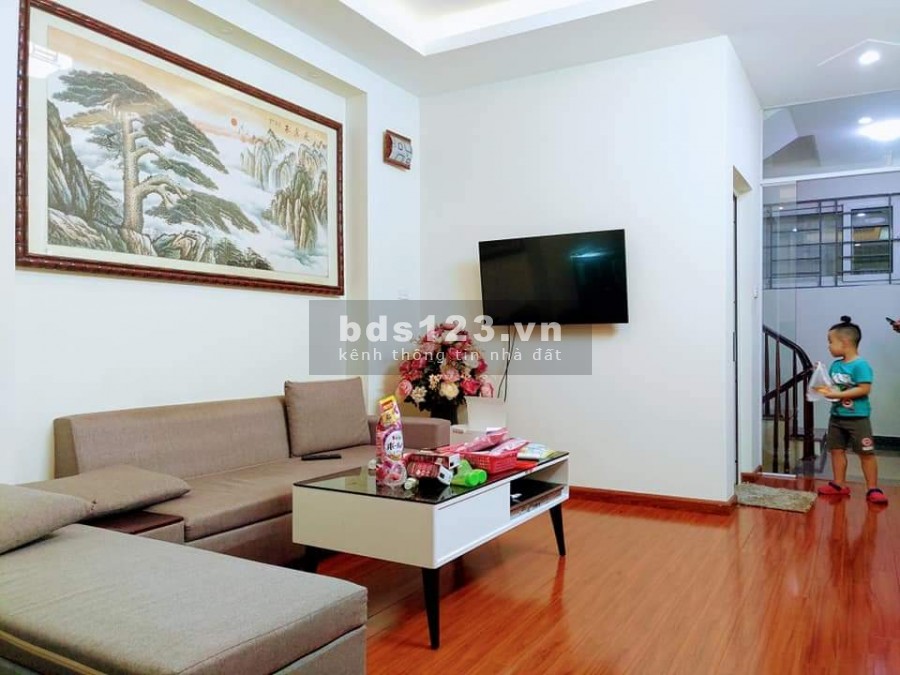 Nhà Phố Nguyễn Khang, Q. Cầu Giấy, 33m2, 6 tầng,mặt tiền 3.7m, Gía 3,9 tỷ full nội thất