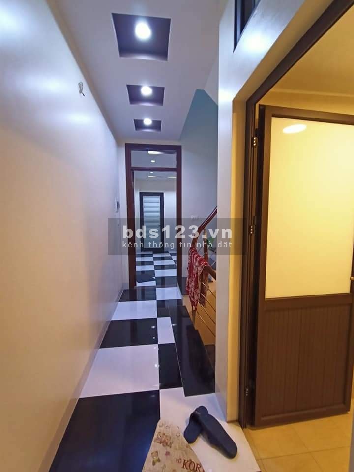 Phố Cát Linh,Gần ô tô, DT 38m2 X 5T, giá 5.8 tỷ