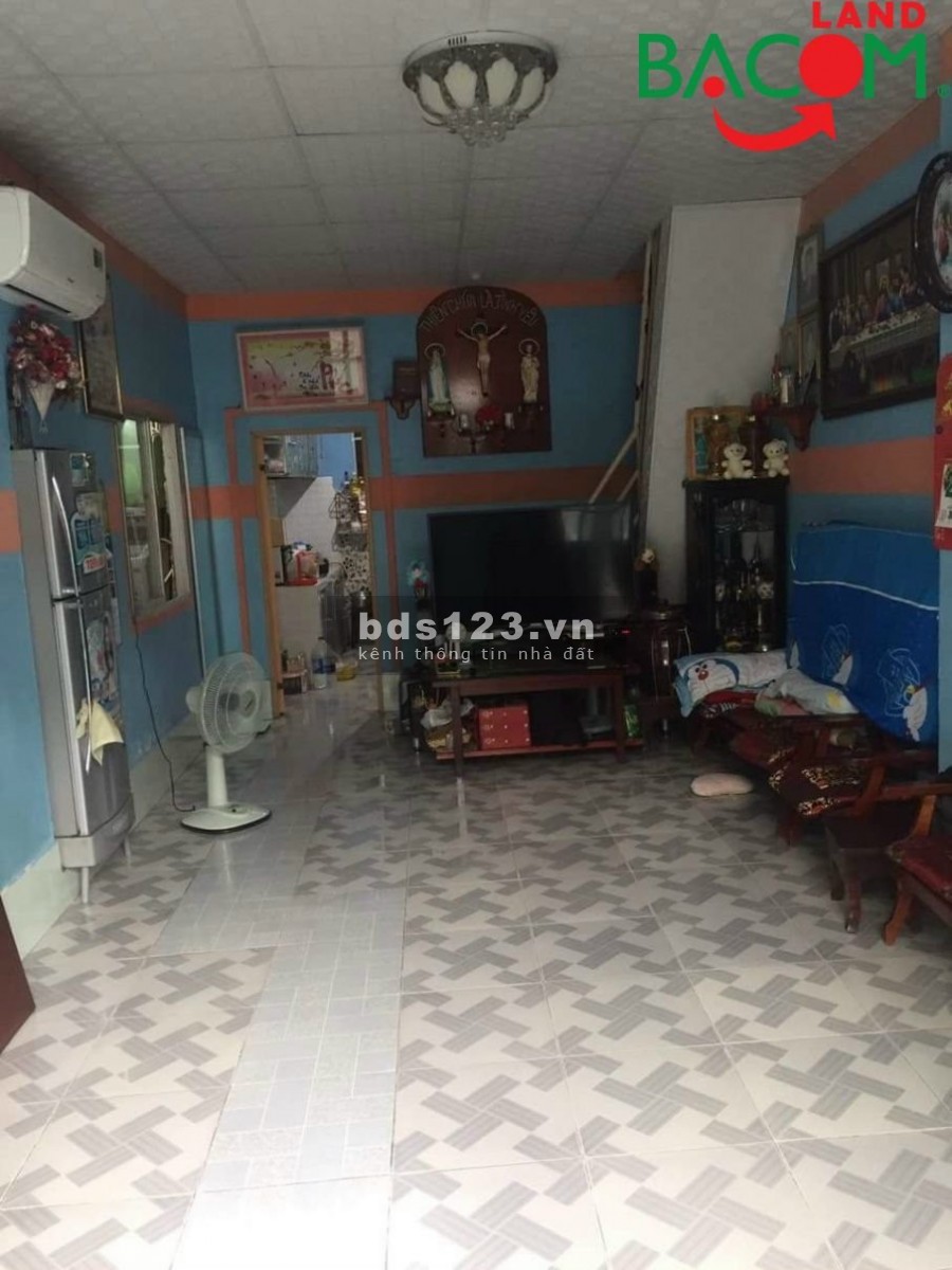 Bán nhà cấp 4 P. Long Bình Tân sổ riêng giá chỉ 880 triệu