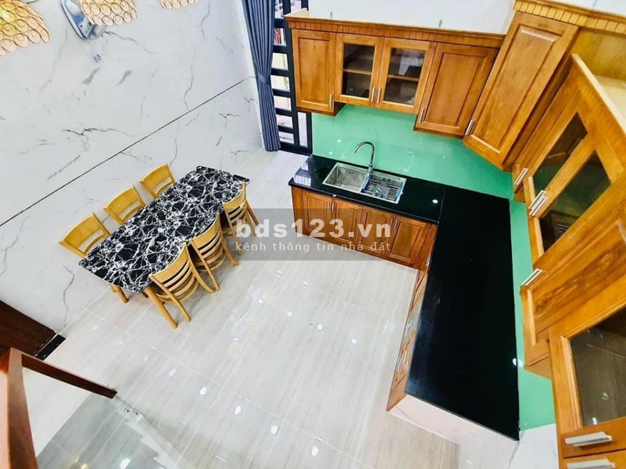 Bán nhà Hoàng Sa 58m2 4 PN sát hẻm xe tải giá 6.3 tỷ TL