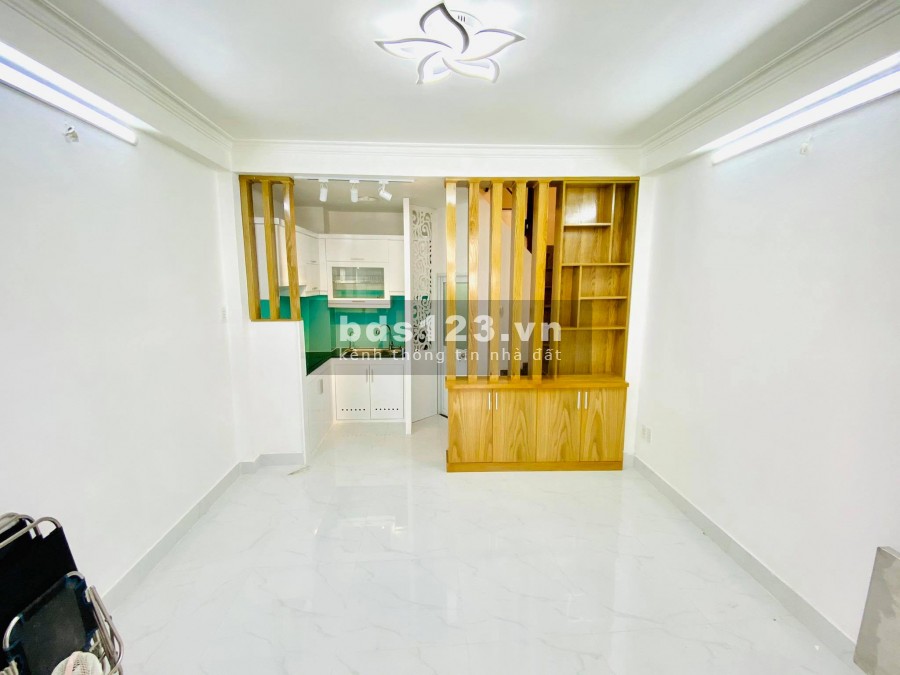 Nhà mới Quận 10, 4 tầng, 3 phòng ngủ, 5.3 tỷ - thương lượng