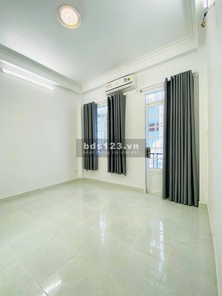 Nhà mới Quận 10, 4 tầng, 3 phòng ngủ, 5.3 tỷ - thương lượng