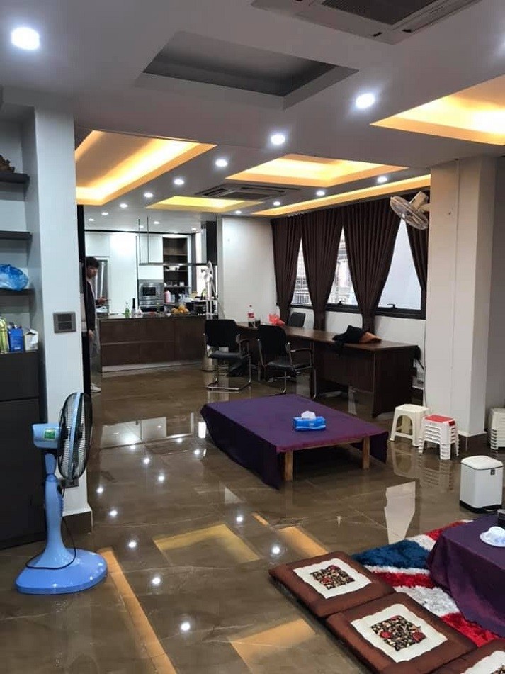 Tôi cần bán gấp nhà 8 tầng phố Tô Ngọc Vân giá 24.5 tỷ.