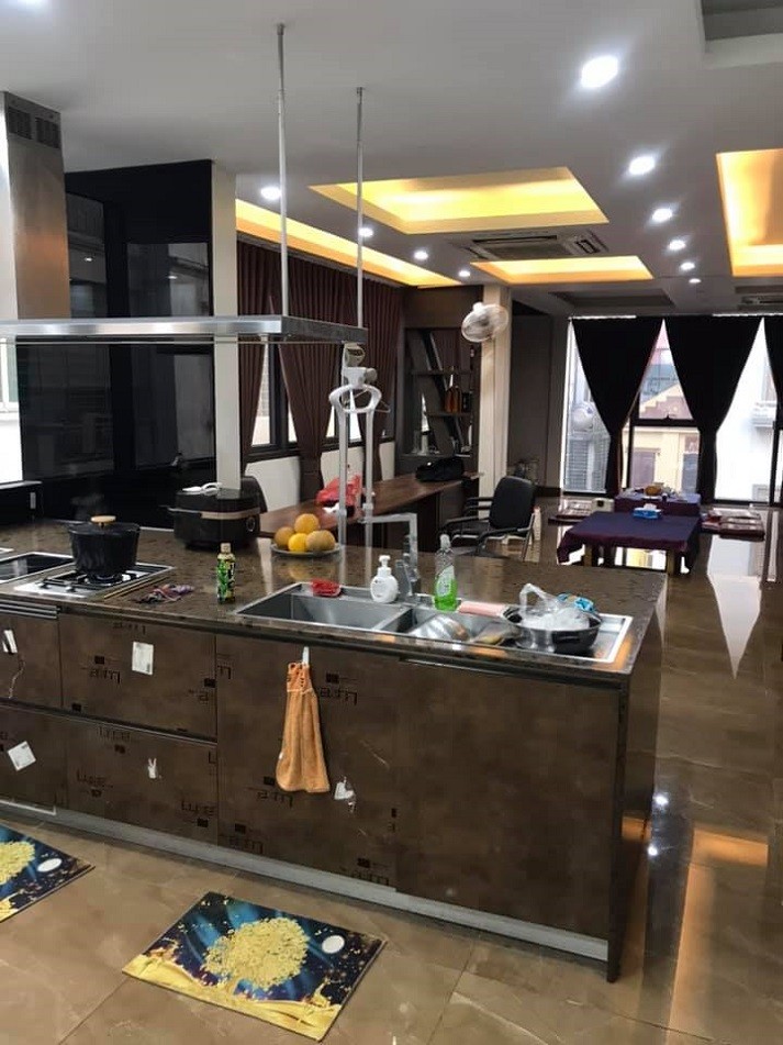 Tôi cần bán gấp nhà 8 tầng phố Tô Ngọc Vân giá 24.5 tỷ.