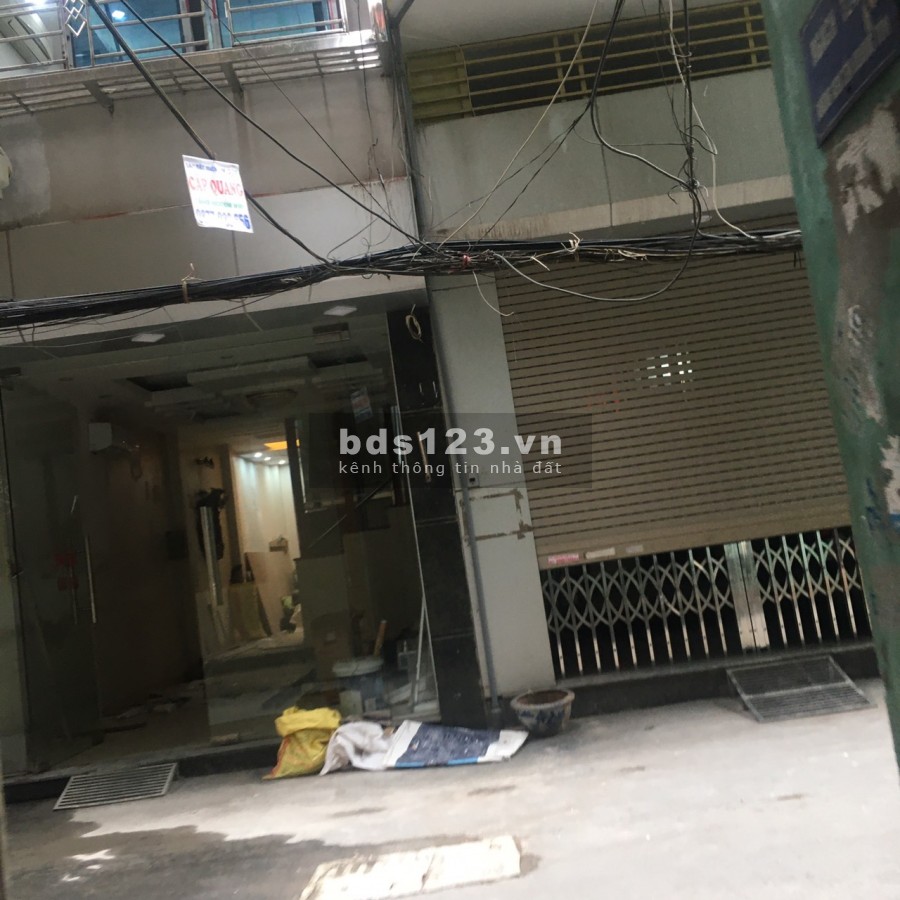 Bán Nhà Nguyễn Hoàng Tôn S=40m2, 5 tầng, mt3 Về quê