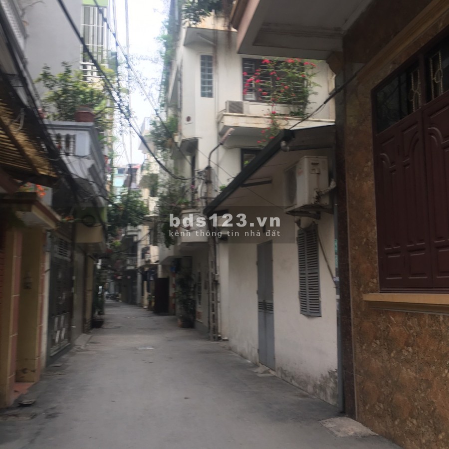 Bán Nhà Nguyễn Hoàng Tôn S=40m2, 5 tầng, mt3 Về quê