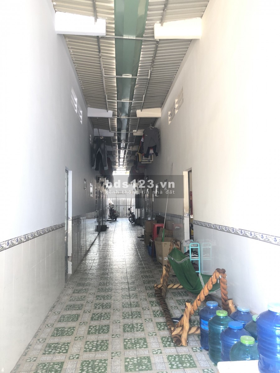 Chủ Kẹt Tiền Cần Sang Gâp Dãy Trọ 16P+2Kiot Ngay TT KCN, Dân Cư Đông Kín Mít, Sát Chợ, Giá Rẻ