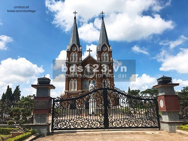 Đất ngay cạnh nhà thờ THÁNH MẪU full thổ cư , sổ hồng riêng giá chỉ 680tr