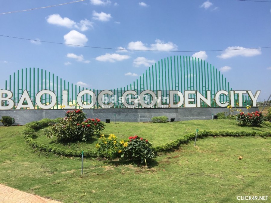 Đất ngay cạnh sân gold Lộc Phát chỉ 620tr có ngay 200m2 full thổ cư, sổ hồng riêng