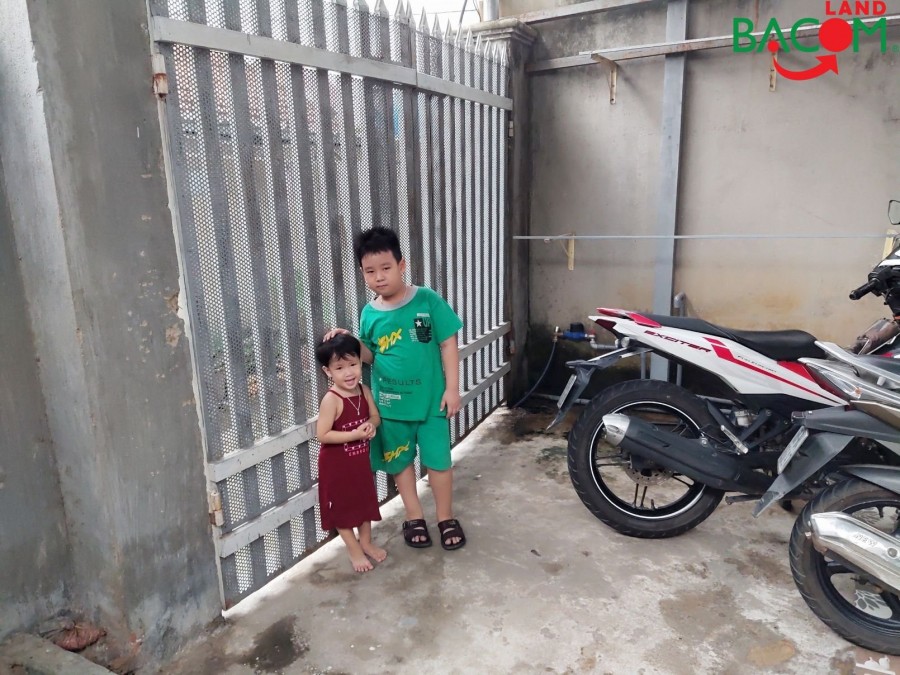 Bán nhà Tân vạn 79m2 gần UBND phường cách bùi Hữu Nghĩa vài bươc chân.sổ riêng thổ cư